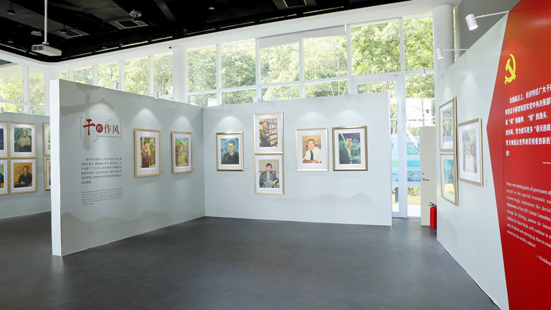 導語 “攀登者”人才版畫分館開館_副本.jpg