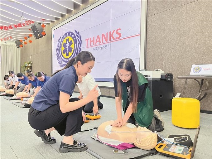 福城街道茜坑社區開展群眾性應急救護專題培訓.jpg