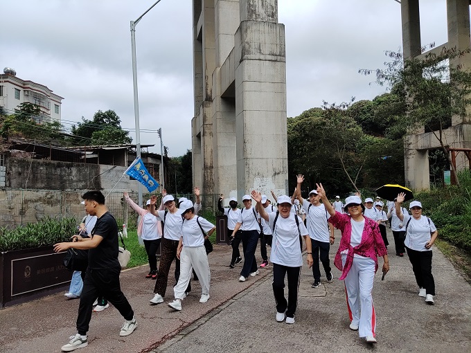 福城街道新和社區邀請長者健步走2.jpg