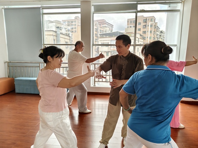福城街道大水坑社區開展“鄰聚太極·康享生活”養生課堂.jpeg