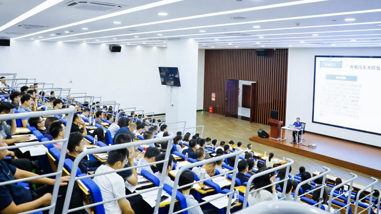 2.“強素質(zhì) 譜華章”執(zhí)法質(zhì)量大提升活動現(xiàn)場.png