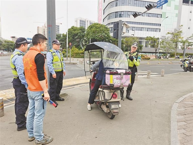 福城街道桔塘社區“三重守護”護航居民安全出行.jpeg