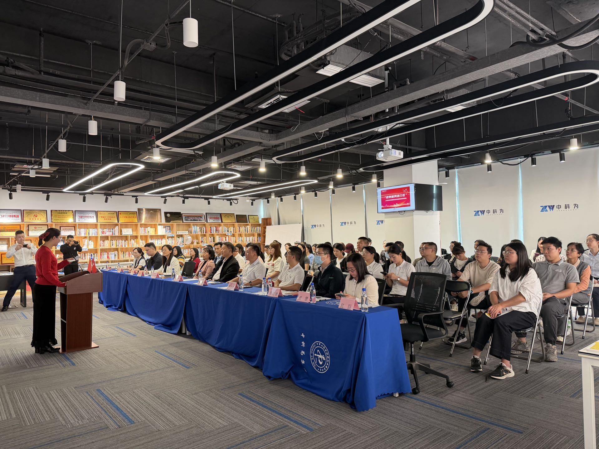 “政府開放日系列活動”——民治街道：政務服務“面對面”解決企業難題